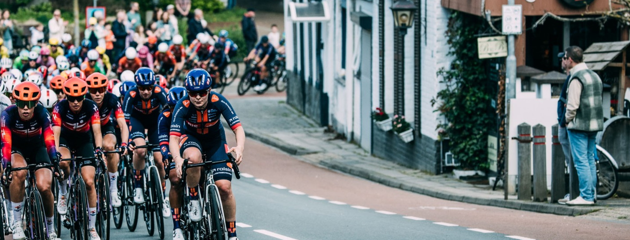 Team PicNic PostNL | Stage 1 Vuelta España Femenina by Carrefour header image