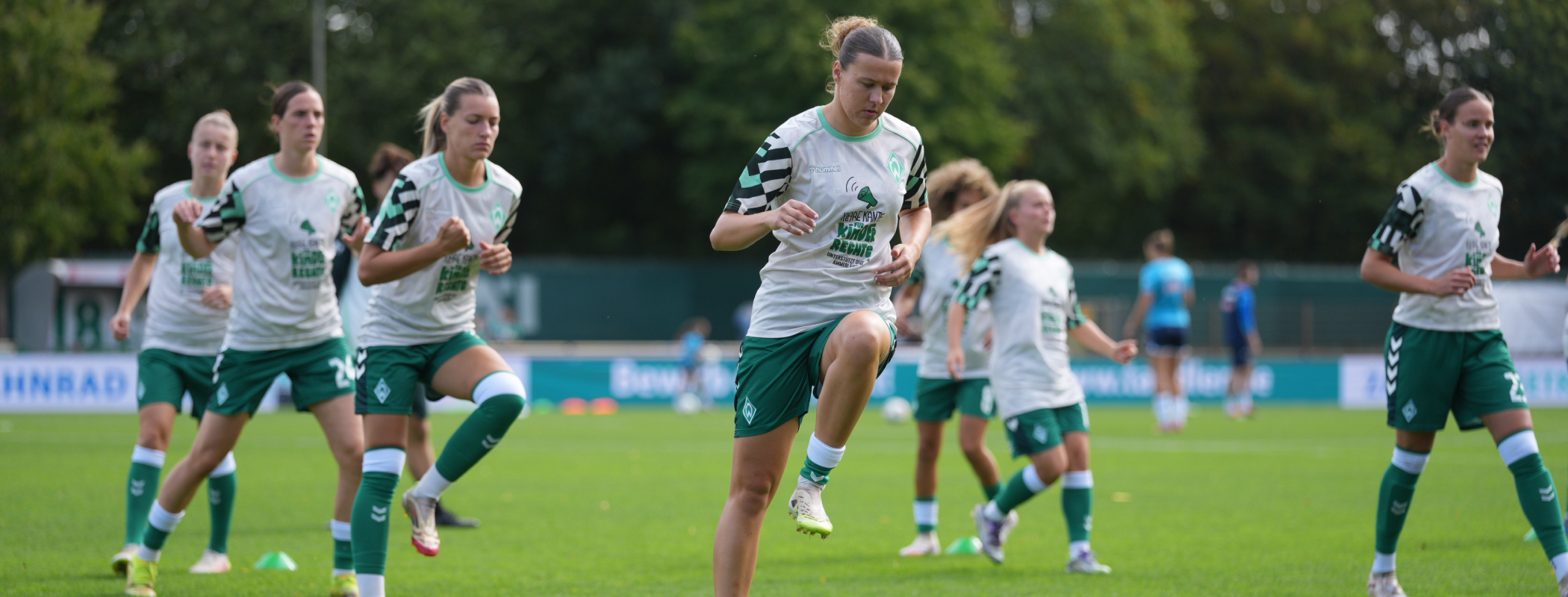 Werder Bremen Frauen Warm-up Shirts | World Children's Day header image