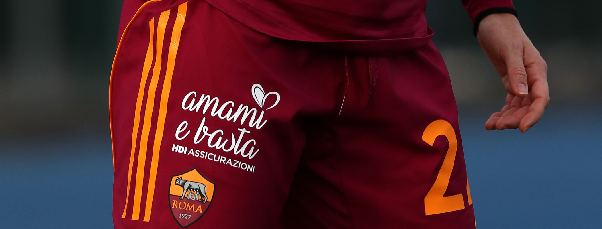 event banner for AS Roma Women "Amami e Basta"
