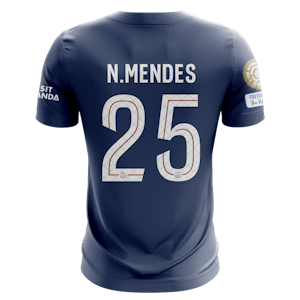 Paris Saint-Germain 팀의 Nuno Mendes 셔츠