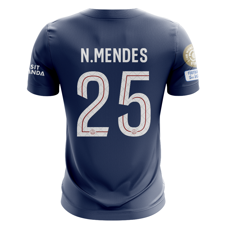 Paris Saint-Germain 팀의 Nuno Mendes 셔츠