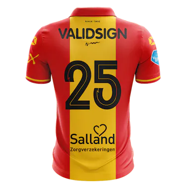 Giovanni van Zwam Go Ahead Eagles のシャツ