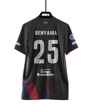 OL Lyonnes-Trikot von Ines Benyahia