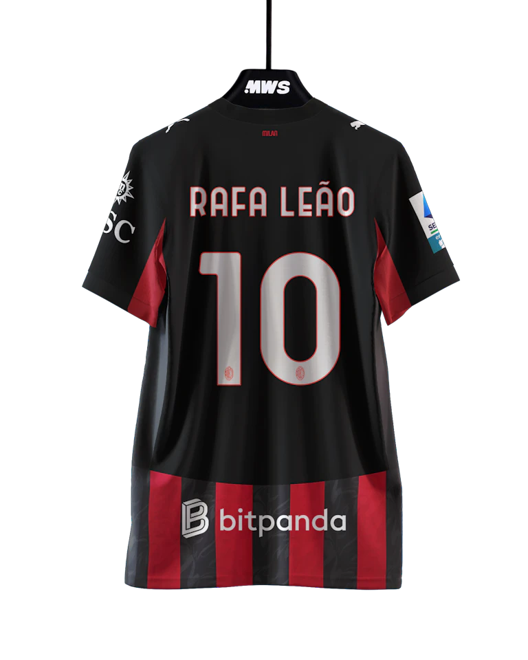 来自AC Milan的Rafael Leão球衣