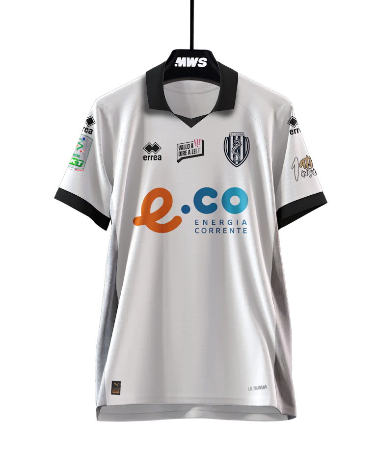 来自Cesena FC的Cristian Shpendi球衣