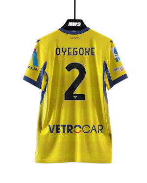 来自Hellas Verona FC的Daniel Oyegoke球衣