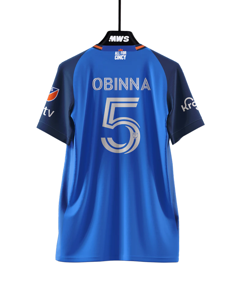 FC Cincinnati 팀의 Obinna Nwobodo 셔츠