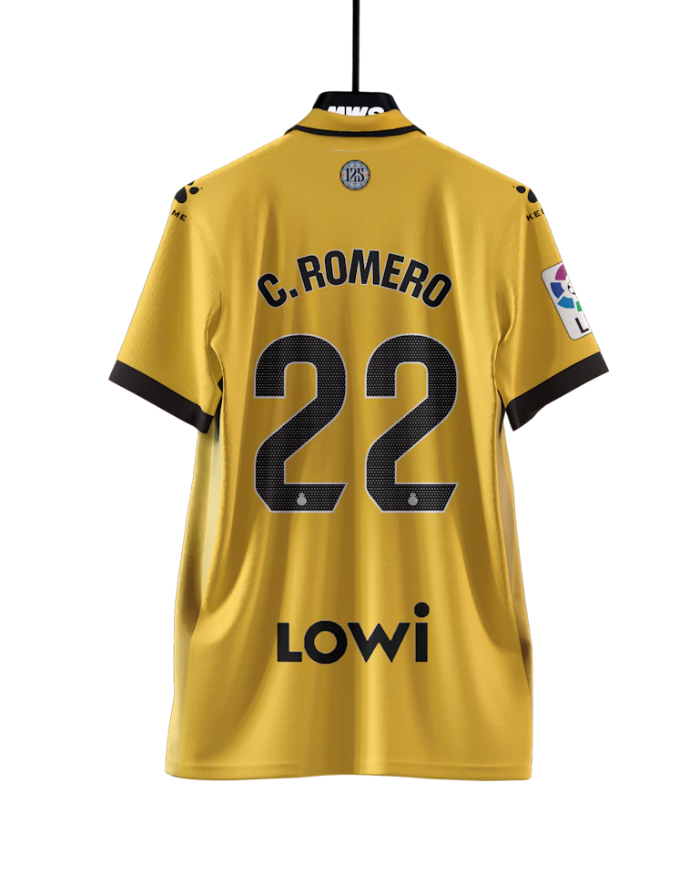 来自RCD Espanyol De Barcelona的Carlos Romero球衣