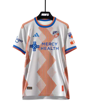 Dado Valenzuela FC Cincinnati shirt
