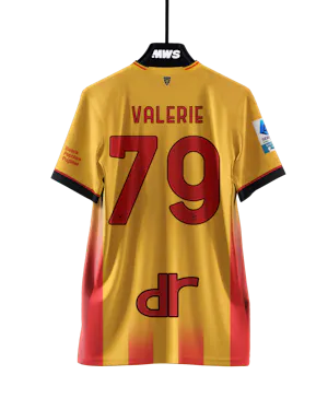 Oumar Ngom US Lecce shirt
