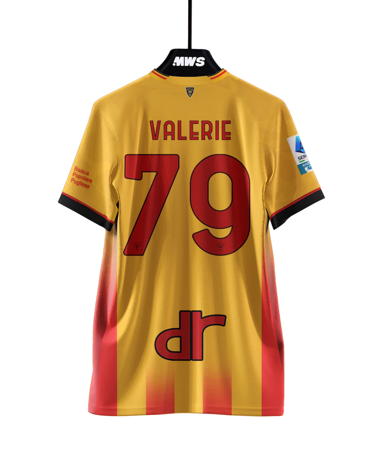 Oumar Ngom US Lecce shirt