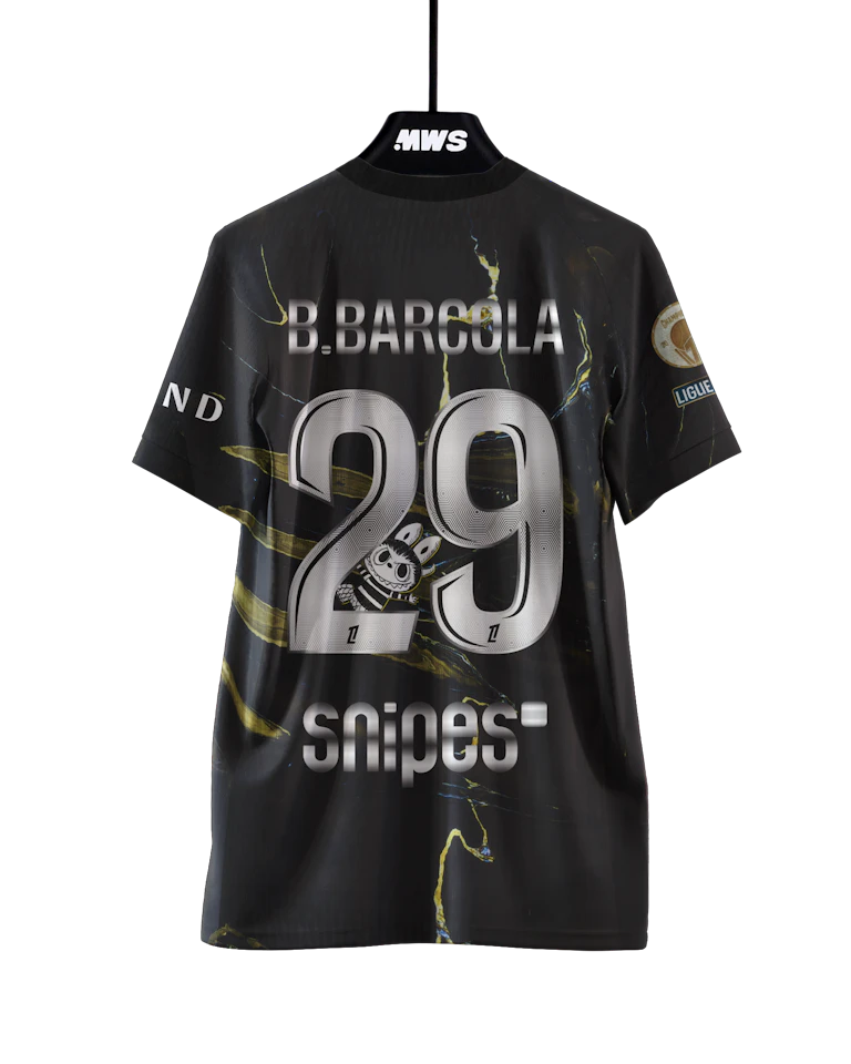 Paris Saint-Germain 팀의 Bradley Barcola 셔츠