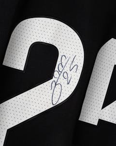 Giorgi Mamardashvili Valencia CF shirt