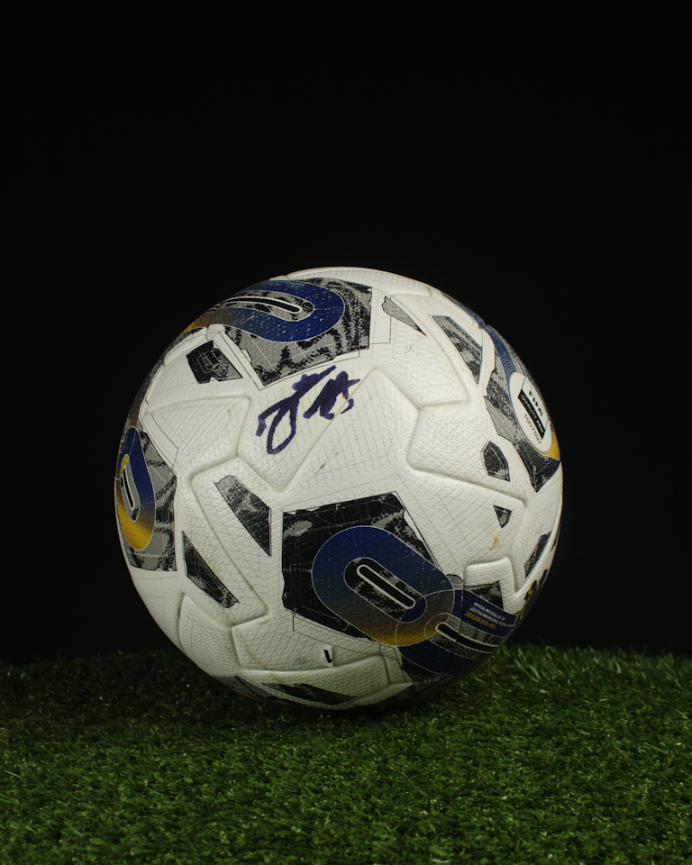 Hibernian | Match Scored Ball `15 - Myziane Maolida
