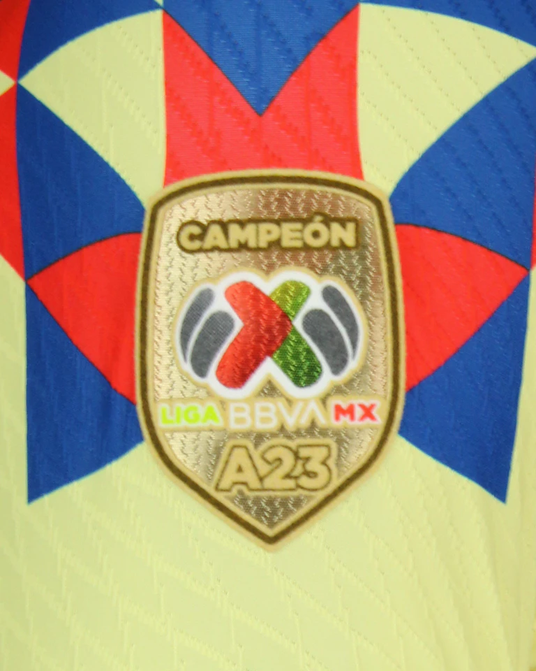 来自Club América的Israel Reyes Romero球衣