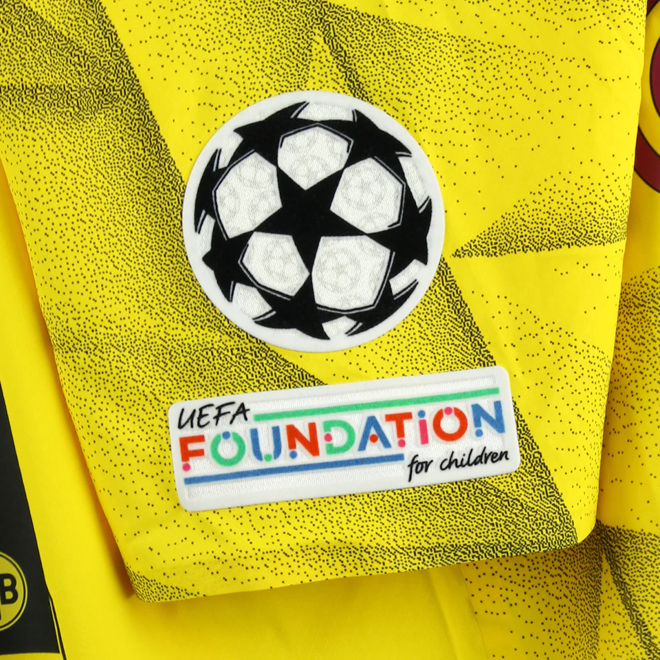 Jamie Gittens Borussia Dortmund shirt