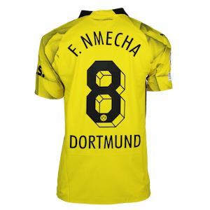 Borussia Dortmund 팀의 Felix Nmecha 셔츠