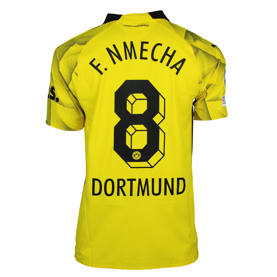 Borussia Dortmund 팀의 Felix Nmecha 셔츠