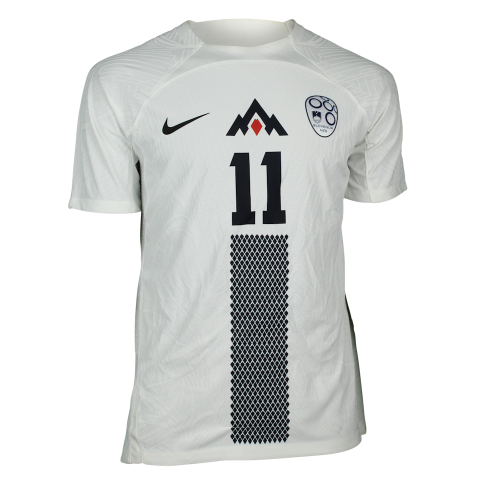 Benjamin Šeško Slovenia jersey