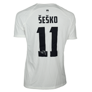 Benjamin Šeško Slovenia jersey