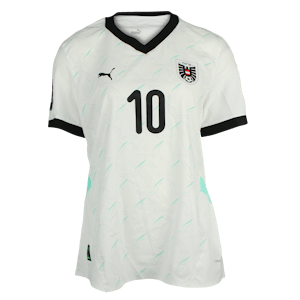 Laura Feiersinger Austria W jersey