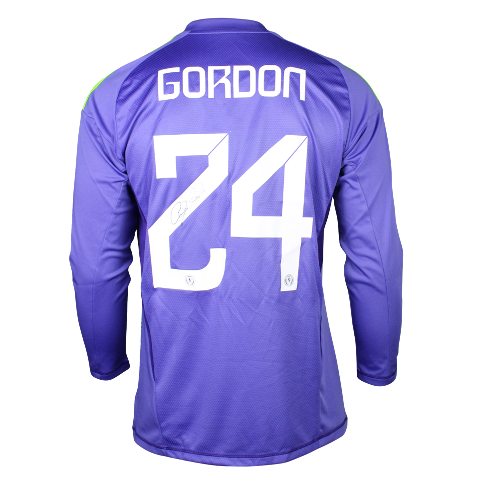 Craig Gordon Scotland forması