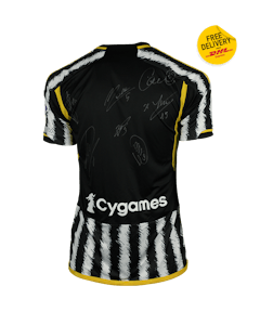 Squad Signed Shirt | Juventus FC