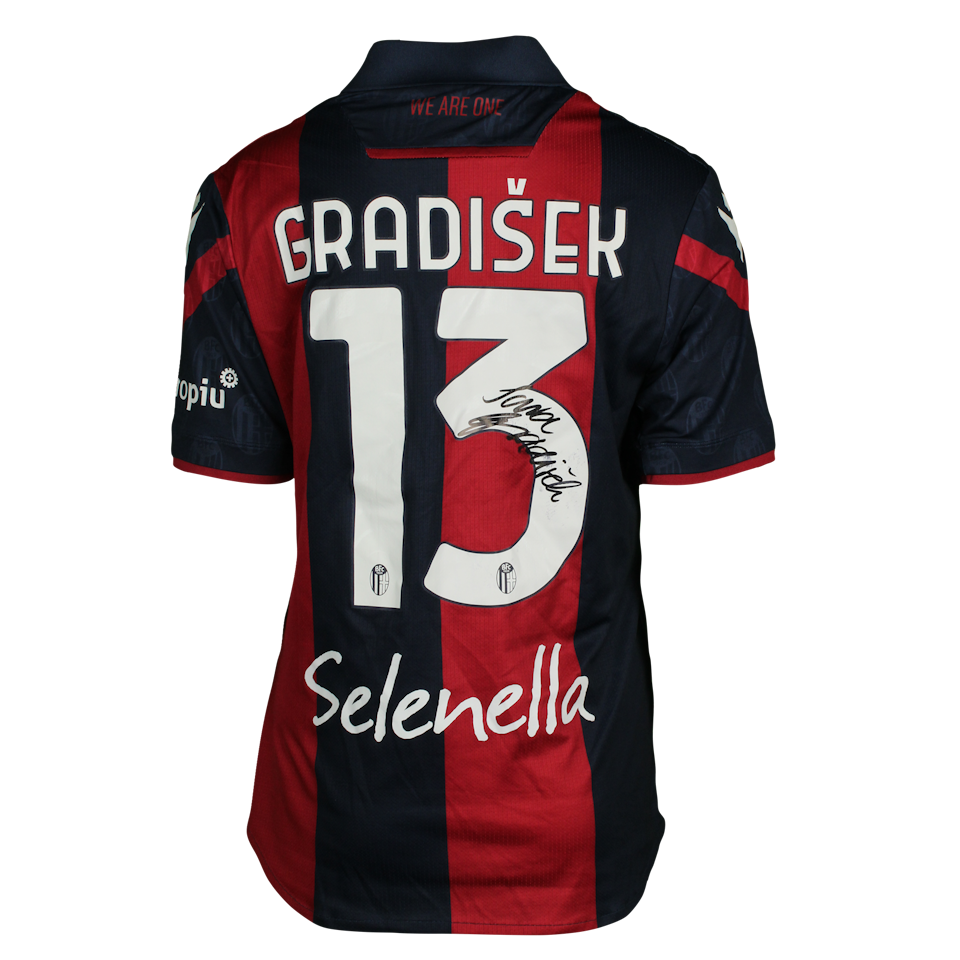 Sara Gradišek Bologna W jersey