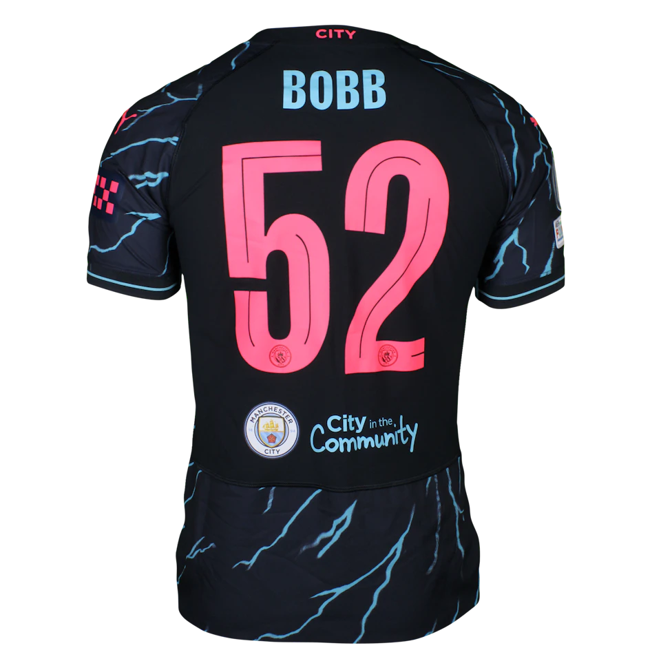 Shirt van Oscar Bobb Manchester City