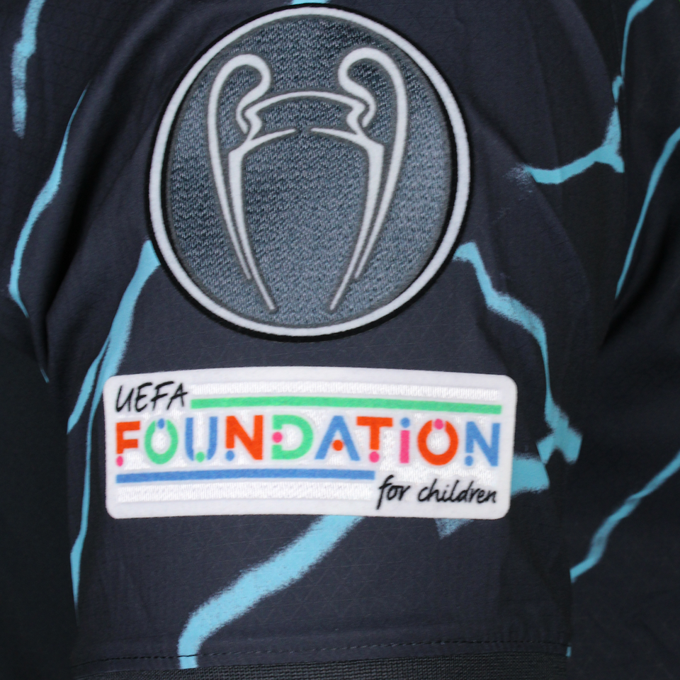 Erling Haaland Manchester City shirt