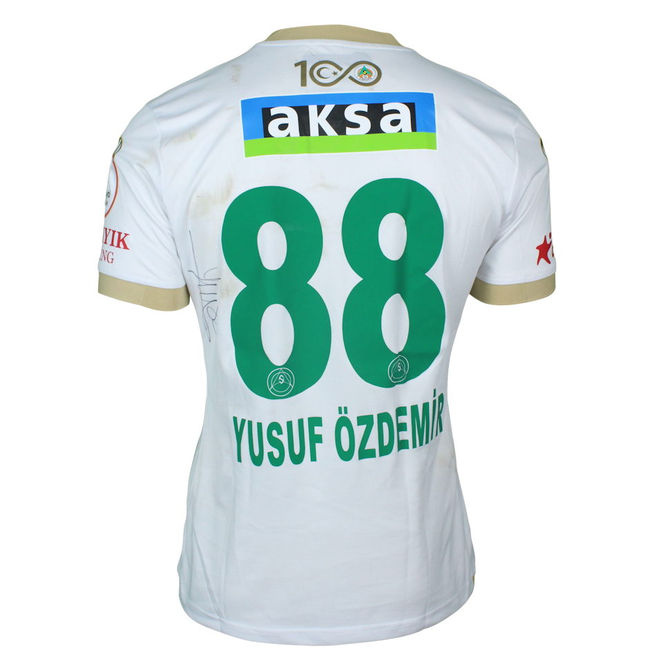 Yusuf Özdemir Alanyaspor shirt