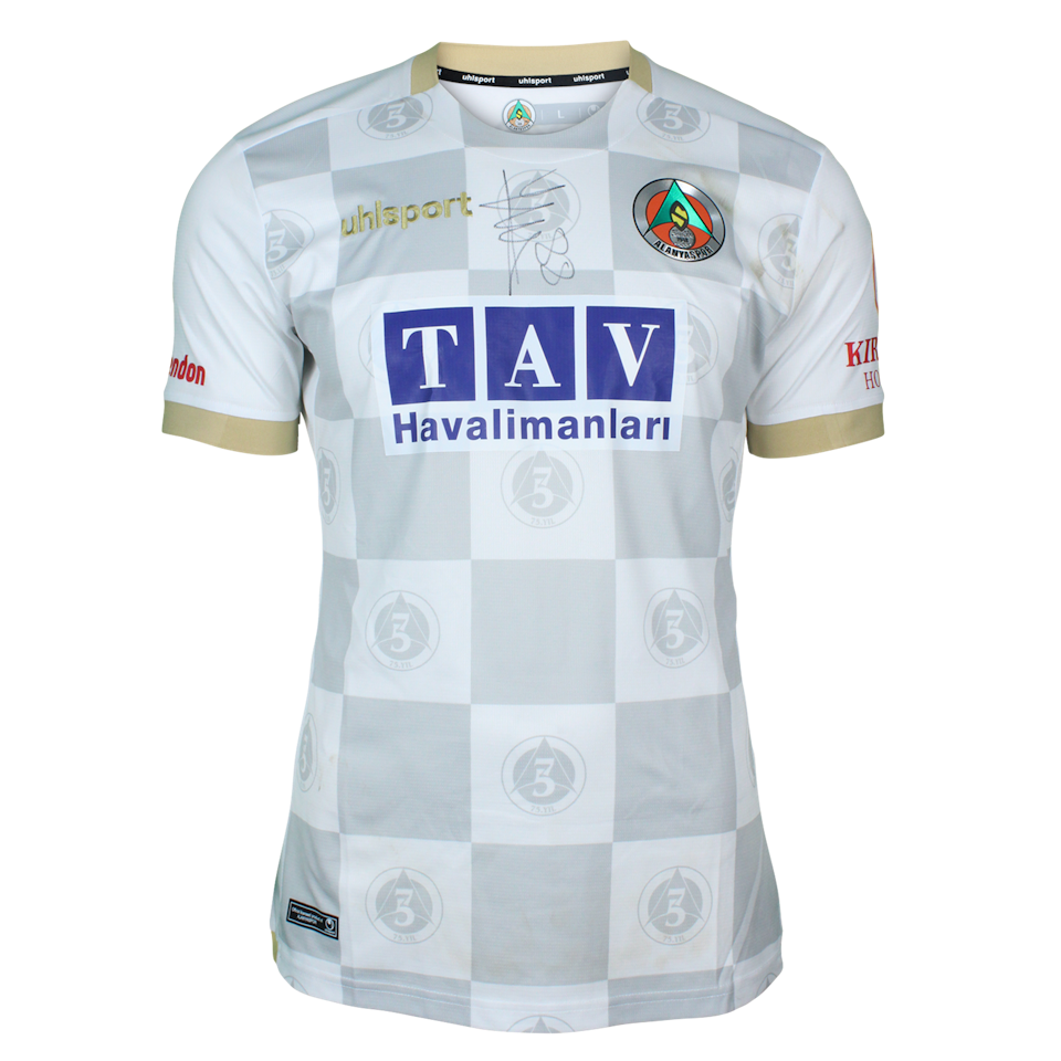 Yusuf Özdemir Alanyaspor shirt