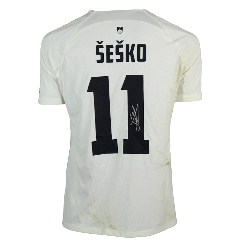 Benjamin Šeško Slovenia shirt