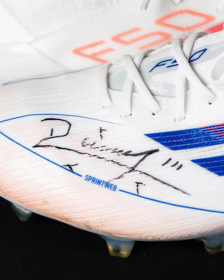 Livi Sheldon aka Diamond from Gladiators Boots