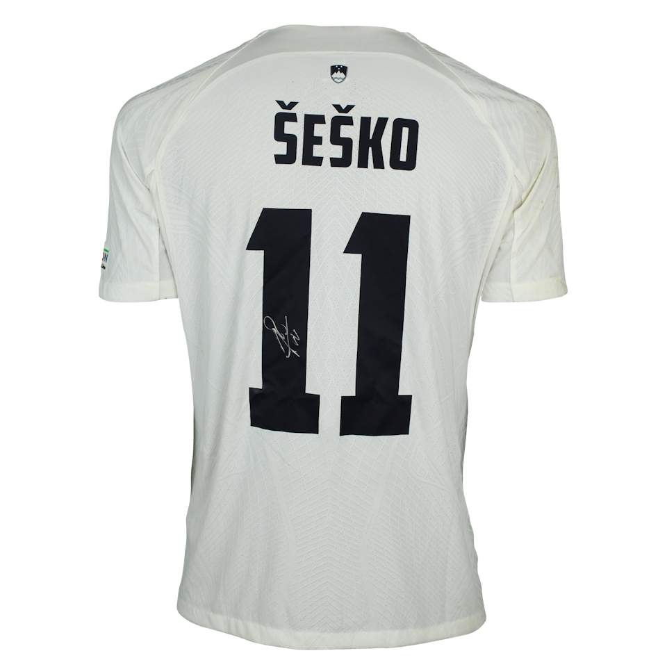 Benjamin Šeško Slovenia shirt