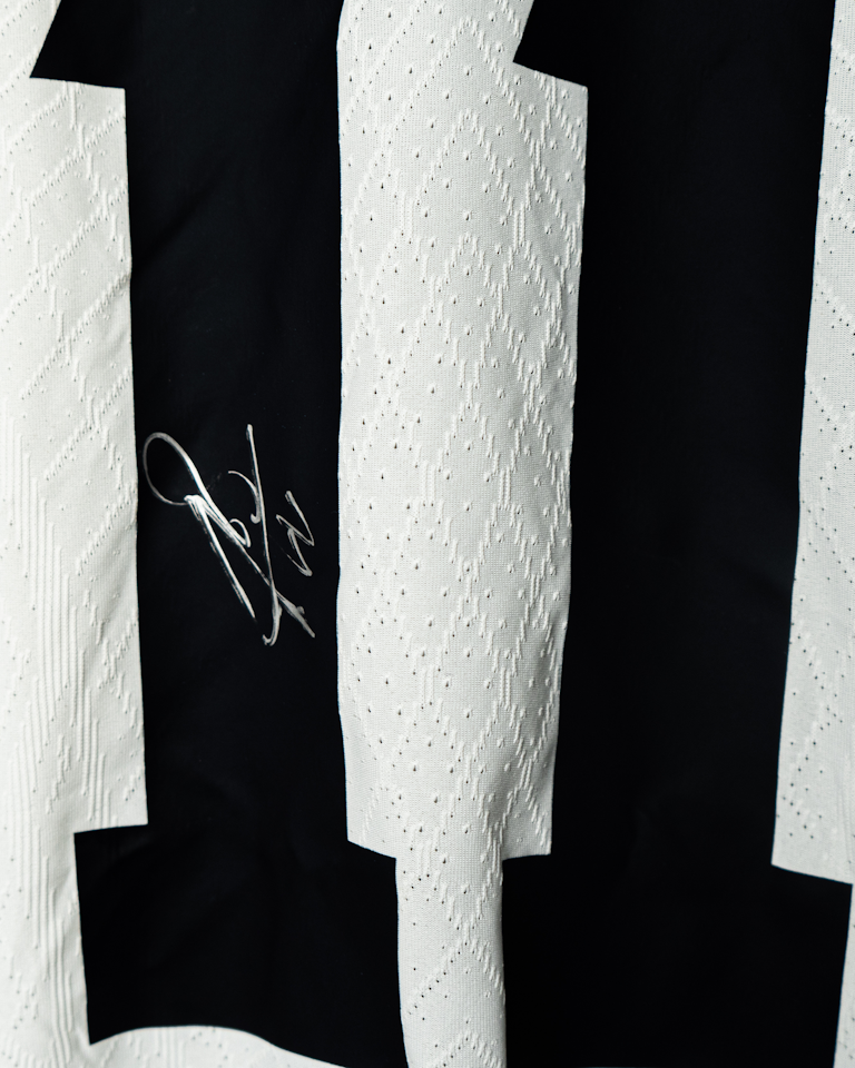 Benjamin Šeško Slovenia shirt