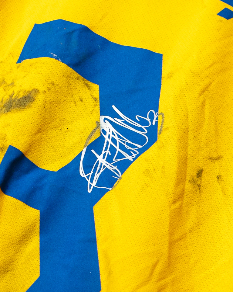 来自Romania的Radu Drăgușin球衣