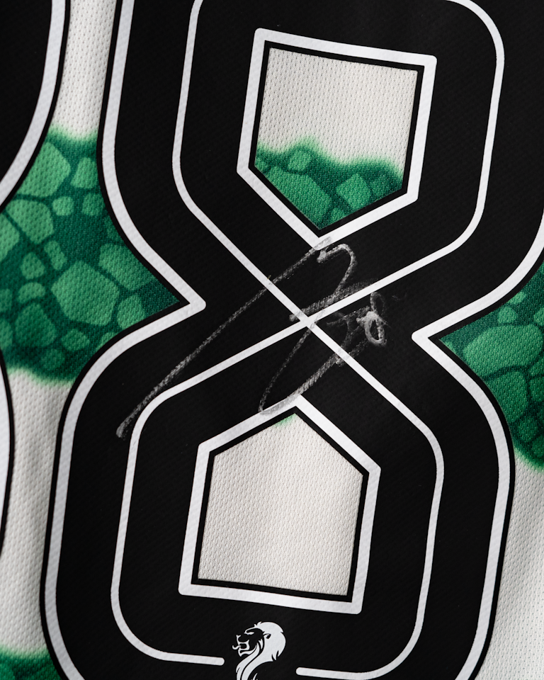 Daizen Maeda 鎌田大地 Celtic shirt