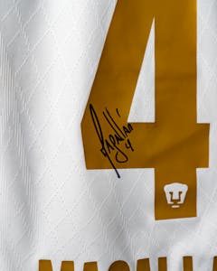 Lisandro Magallán Pumas camisa.