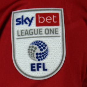 Tayo Edun Charlton Athletic jersey