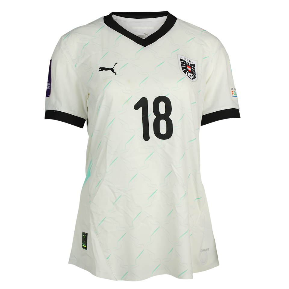 Julia Füller Austria W shirt
