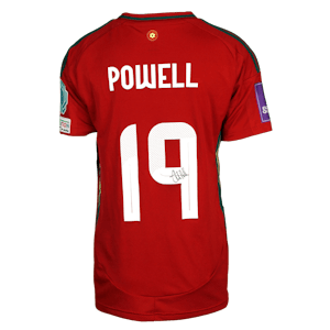 Ella Powell Wales W forması