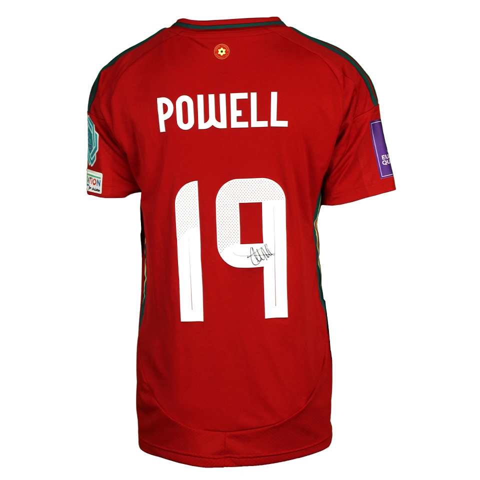 Ella Powell Wales W forması