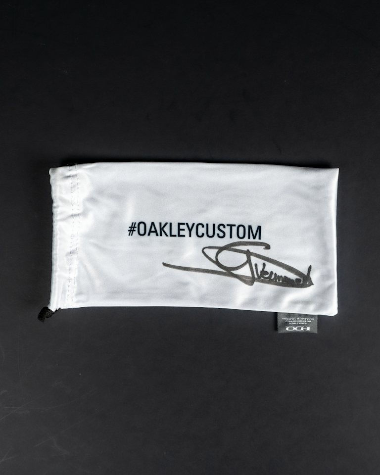 Gianni Vermeersch | Merci Poupou x Oakley Custom Sutro Lite Sweep