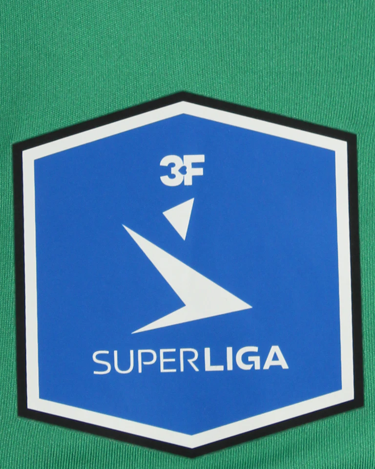 Jakob Vester Nielsen Viborg のシャツ