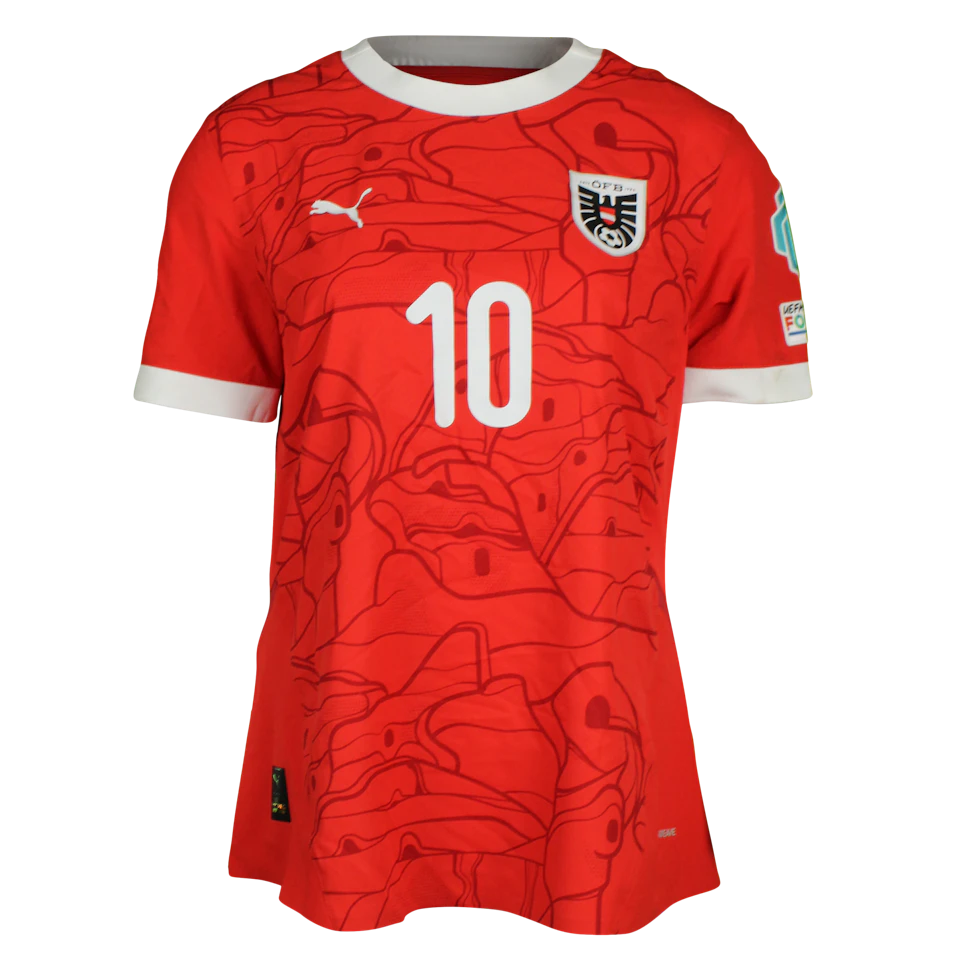 来自Austria W的Laura Feiersinger球衣