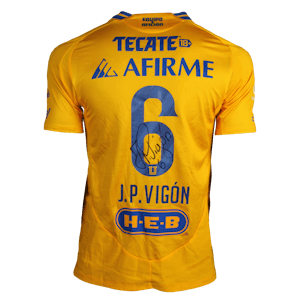 Juan Pablo Vigón Cham Tigres UANL shirt