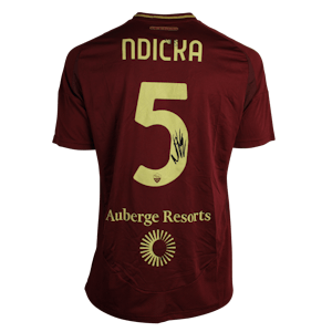 Obite Evan N'Dicka AS Roma forması