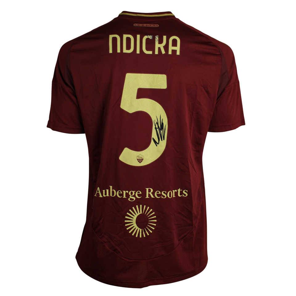 Obite Evan N'Dicka AS Roma forması