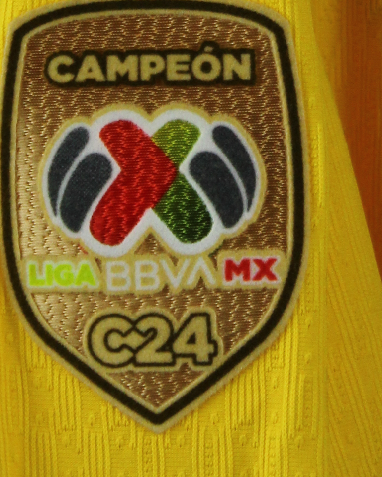 Illian Hernandez Vargas Club América shirt